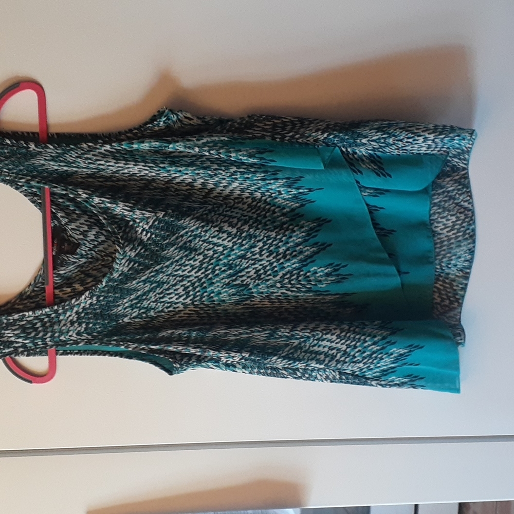 Style and co. Large tank